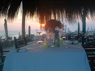 Cena romantiva in riva al mare Bagno Malù